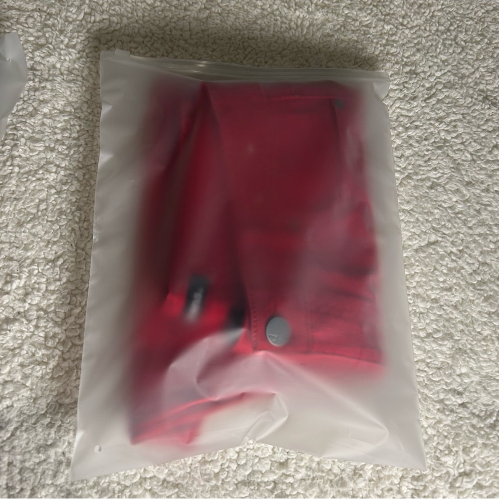 d. jeans Women's Vibrant Red Pants NWOT Size 10 - Picture 15 of 15
